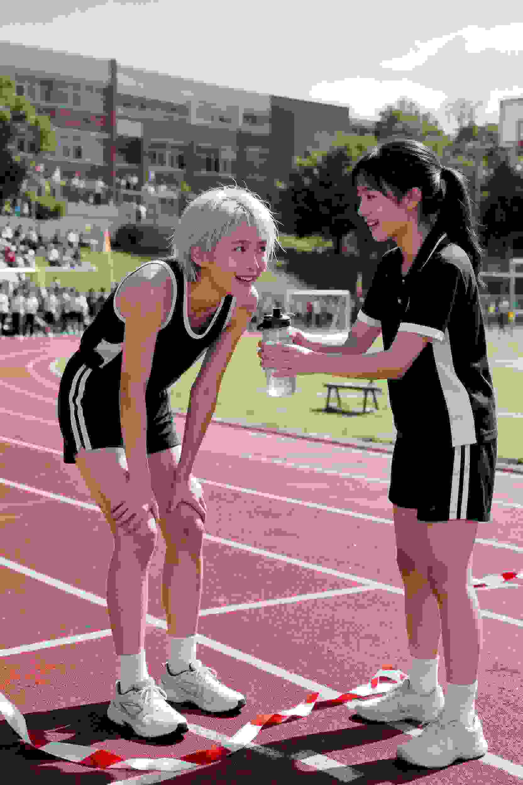 监禁少女